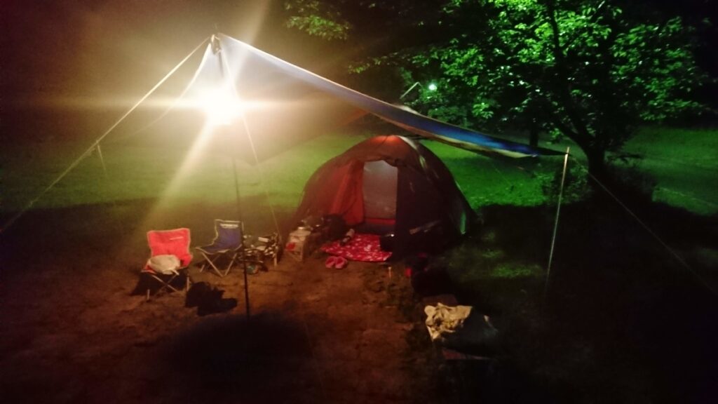 「夕陽の丘神田 山香荘」夜のキャンプサイト